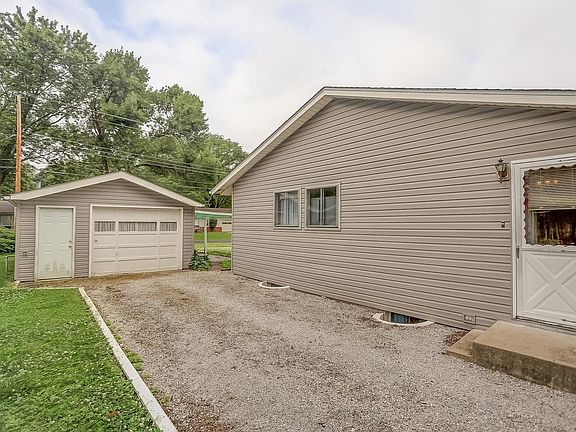 Nice detached garage with auto opener.