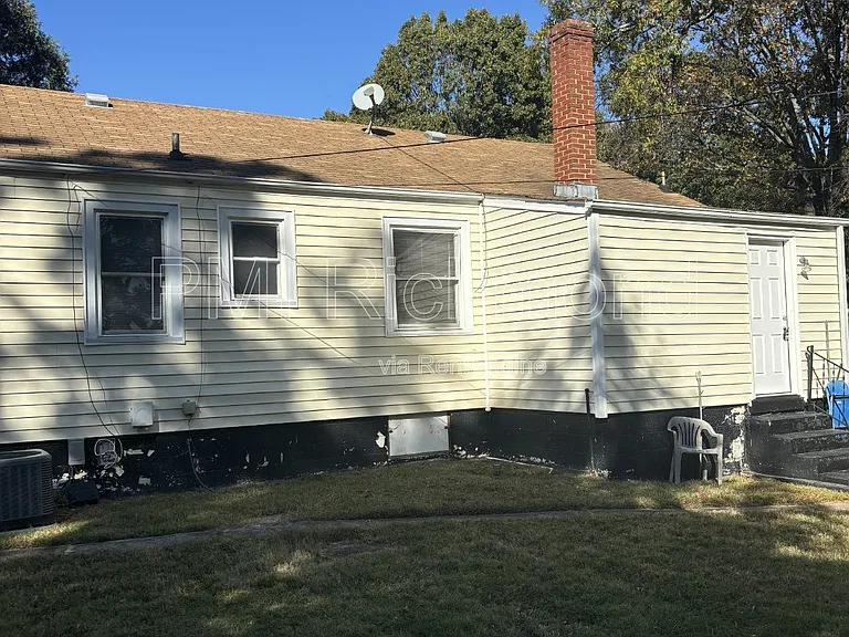 5231 Rockland Rd — Photo 6