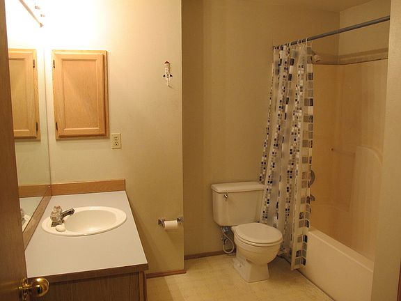 4th image of 27255 Manor Pl NW