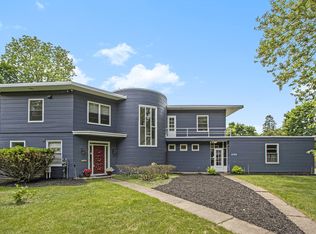 1739 Embury Rd, Kalamazoo, MI 49008