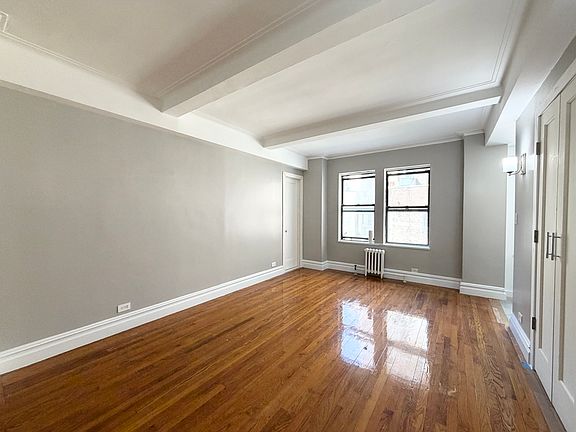 5th image of 121 E 31st St APT 6C