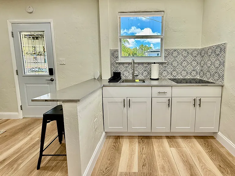 Kitchen & dining space