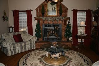 Great Room W/Vaulted Ceiling & Brick FP