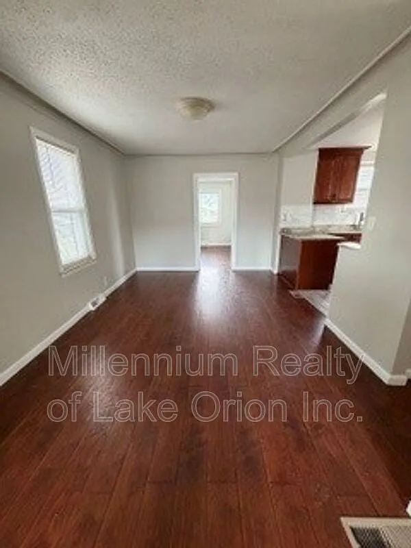 4 bed, 2.5 bath, 1550 sqft, $2,195 — Photo 4