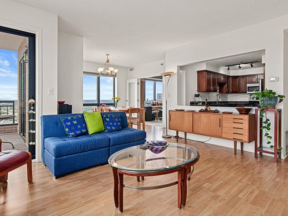 3rd image of 168 6th St E Unit 3205