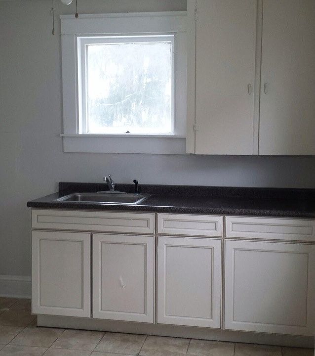 2nd image of 921 Laurel St