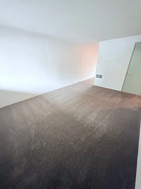 Building Photo - 12430 SW Ash Ave #15