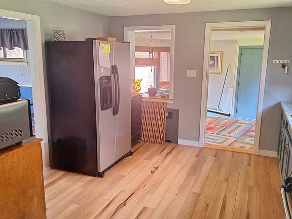 5th image of 115 Senator St