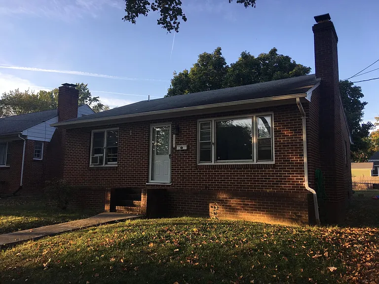 112 Lambden Ave — Photo 1