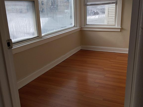 2nd image of 3139 W Leland Ave #2