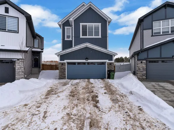 3003 4th St NW, Edmonton, AB T6T 2V4