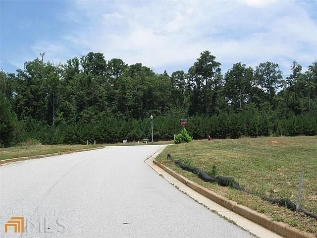 2nd image of 892 Crescent Ln