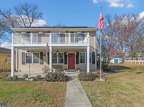 7808 Harbor Rd, Pasadena, MD 21122