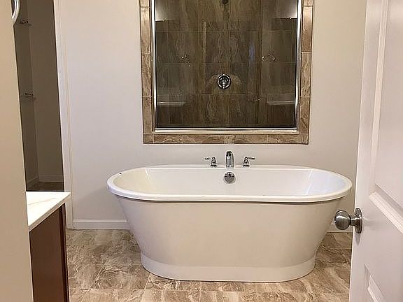 Master bathroom 