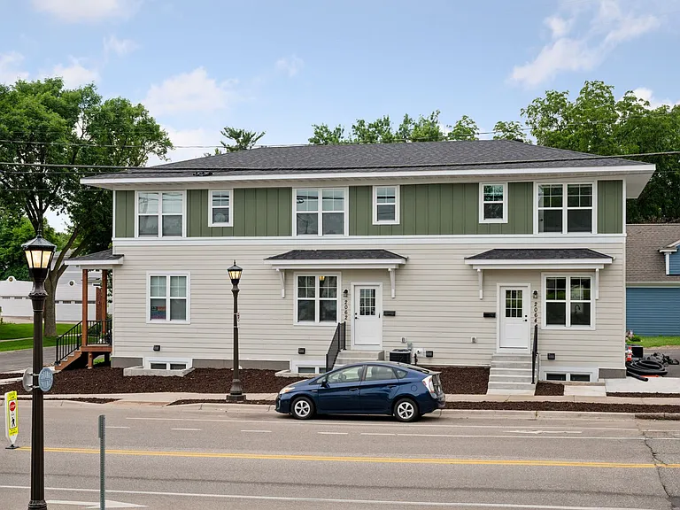 2062 Como Ave #2 — Photo 27