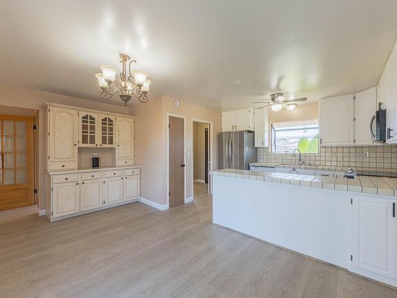 5th image of 1519 Los Altos Way