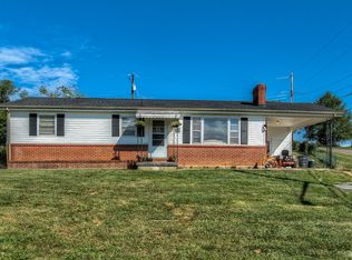 406 Highland Ave, Glade Spring, VA 24340