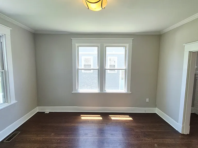 2113 Barton Ave — Photo 12