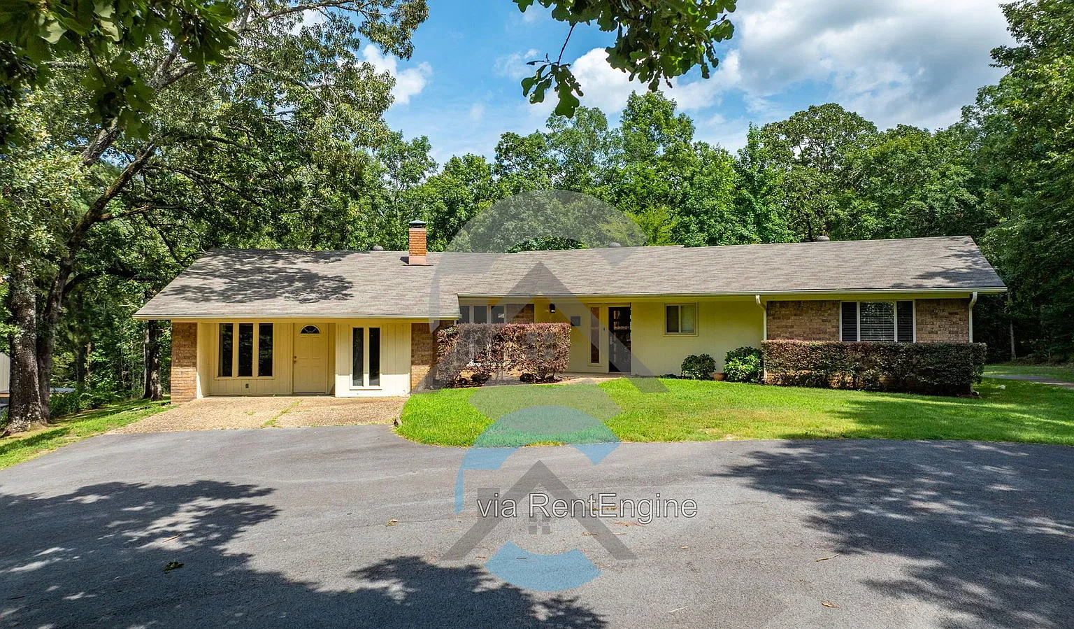 3 bed, 2.0 bath, 2247 sqft, $2,250 — Photo 1