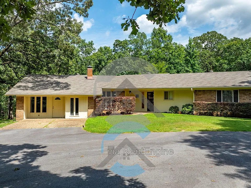 28 Rolling Hills Dr