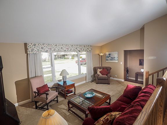 5th image of 1617 E Crabtree Dr