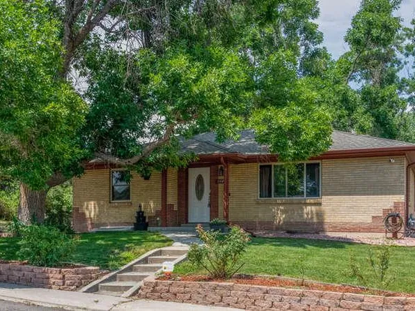 5480 Hoyt Dr, Arvada, CO 80002