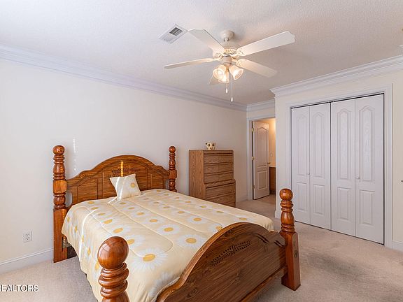 5th image of 716 Graham Way