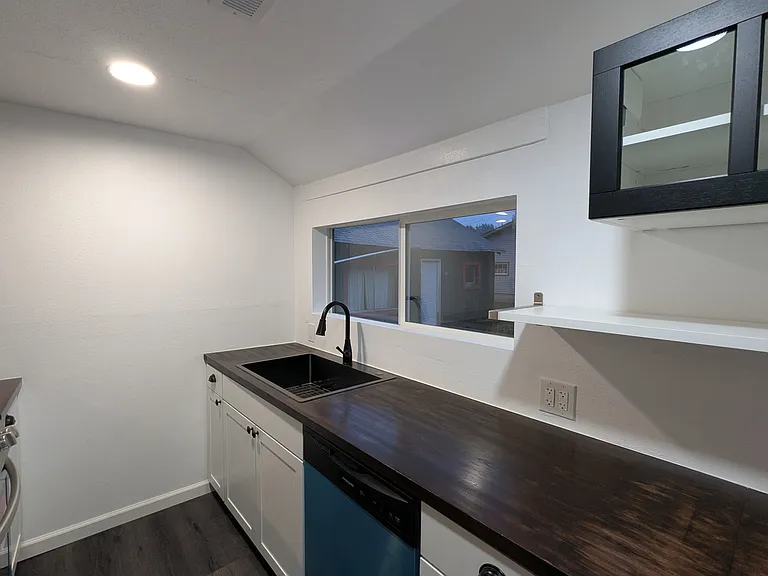 1210 Madison St — Photo 24