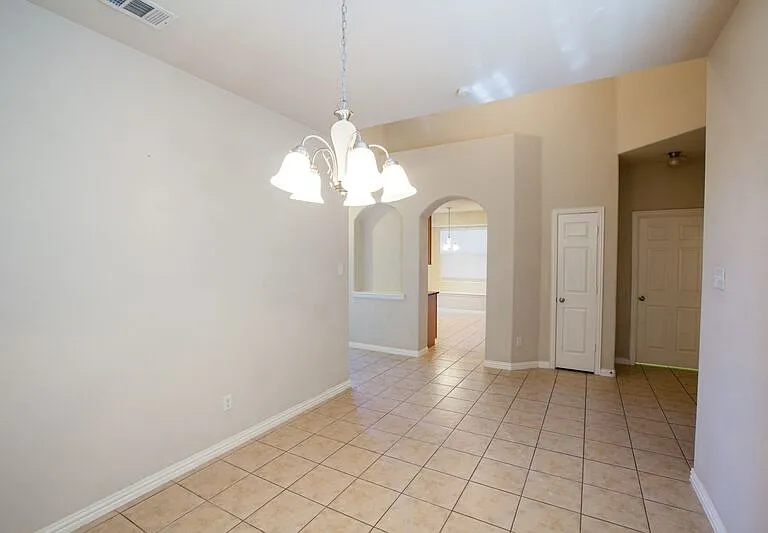 2805 Gooseberry Dr — Photo 6