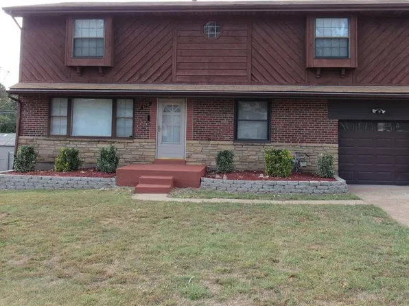 9719 Durham Dr, Saint Louis, MO 63137