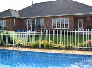 9486 W Golfview Dr, Frankfort, IL 60423