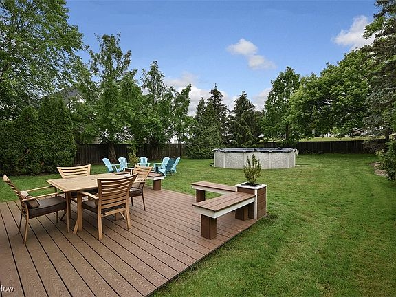 3rd image of 22362 Sunnyhill Dr