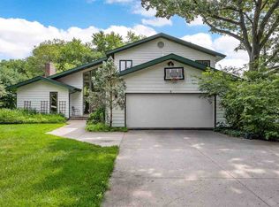 11 Brickwood Knl NE, Iowa City, IA 52240