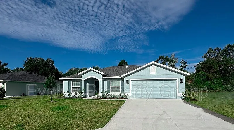 4 bed, 2.0 bath, 1500 sqft, $2,300 — Photo 4