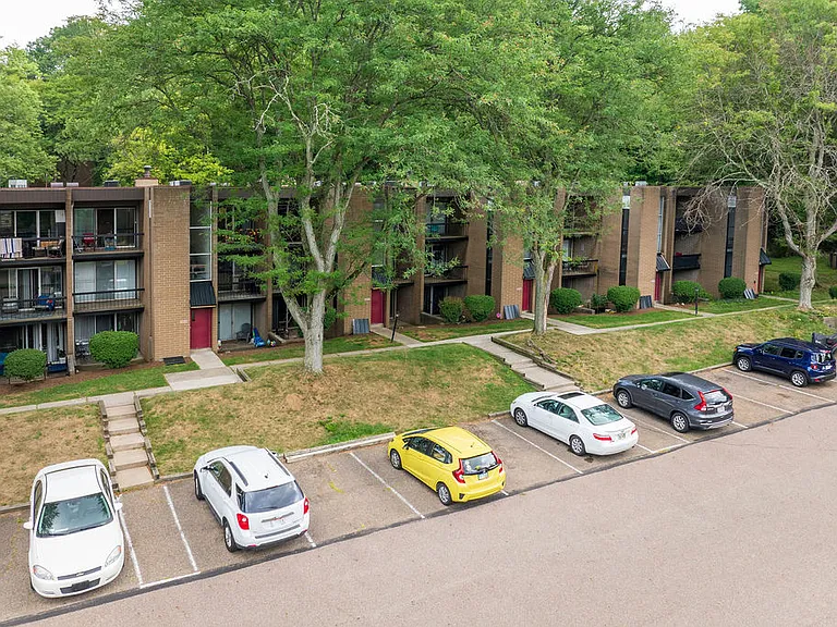Woodside Terrace Apartments — Photo 25