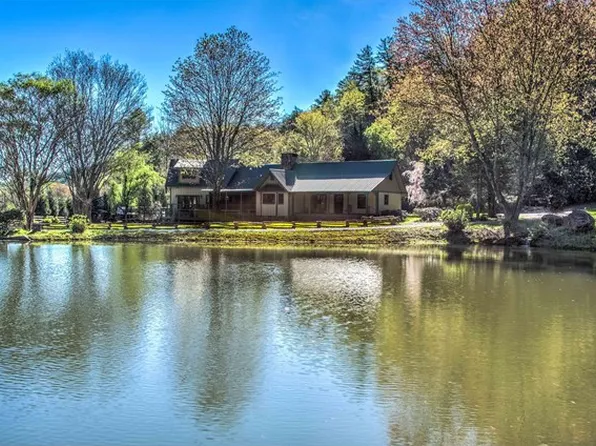 34 Blowing Wind Ln, Tiger, GA 30525