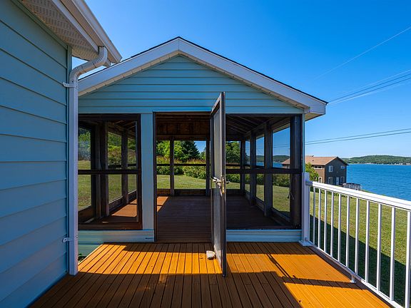3rd image of 115 Harbourview Dr