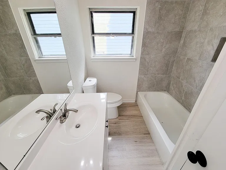 301 Cypress St — Photo 31