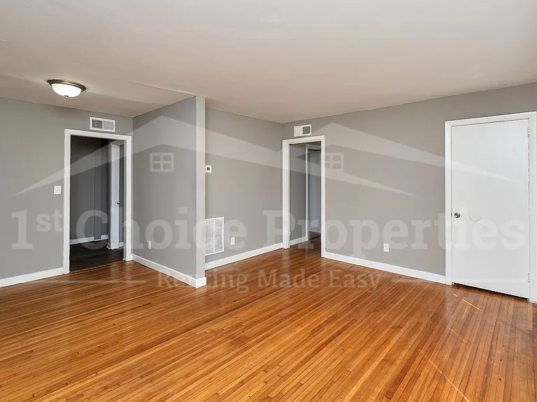 5808 Avenue O — Photo 10