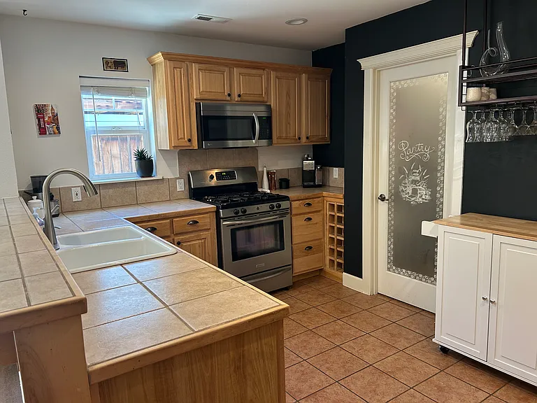 21365 Oakview Dr — Photo 9