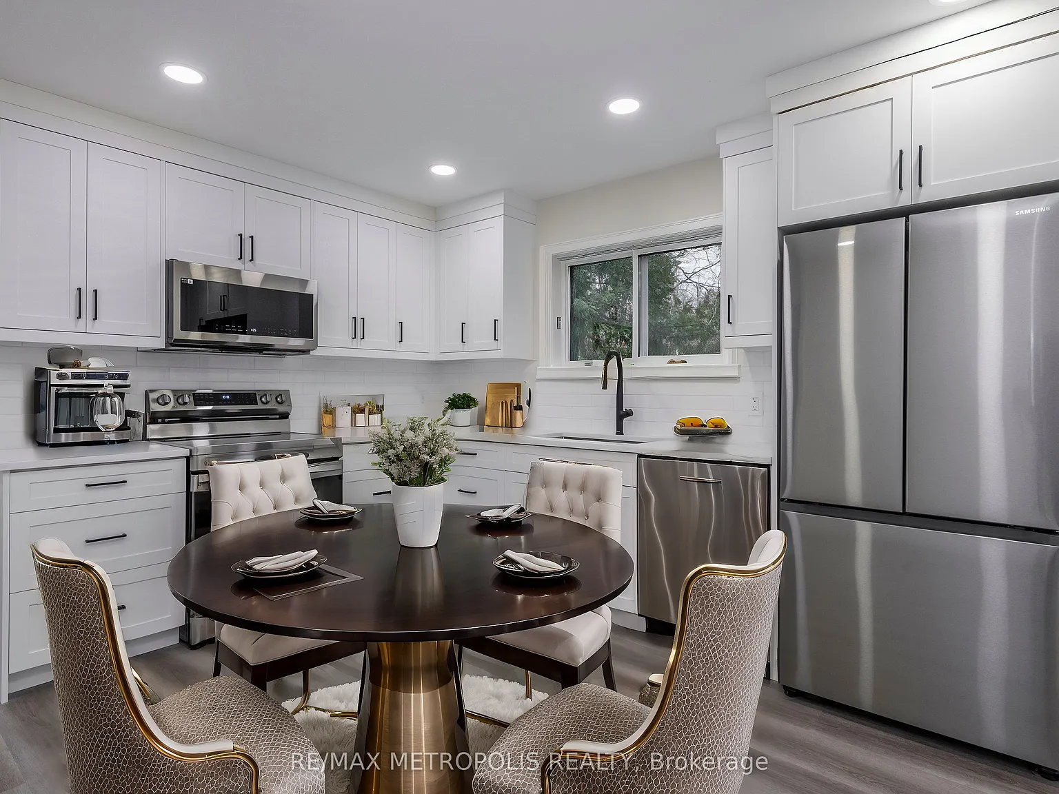 3 bed, $2,860 — Photo 3
