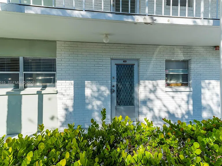 2300 SW 22nd Ave #109 — Photo 35
