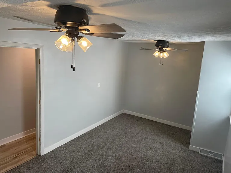1314 Hoyt Ave — Photo 17