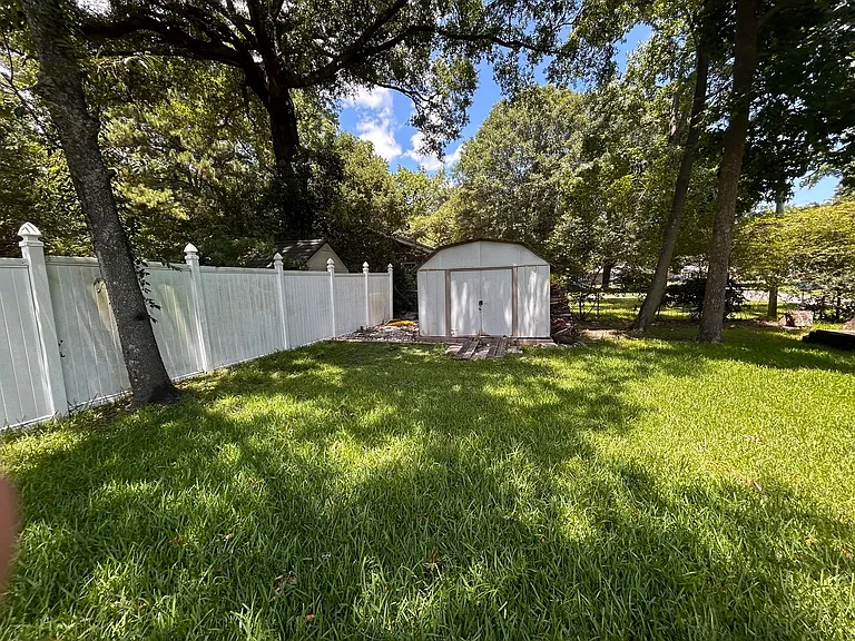 401 Bluebell Ave — Photo 6