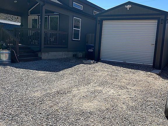 3rd image of 208 Crystal Rd