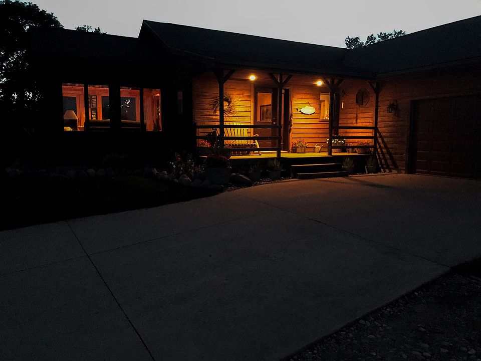 1st image of 1587 160th Ave
