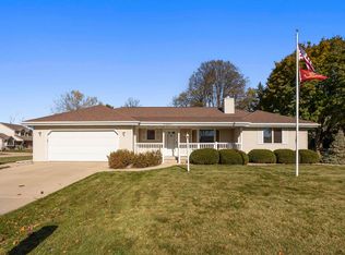 600 Karen Dr, Menasha, WI 54952