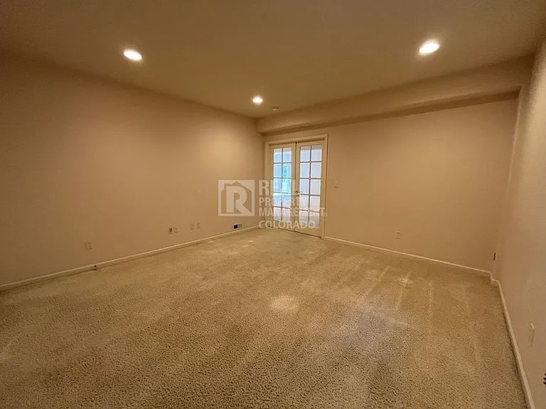 857 Appleby Pl — Photo 13