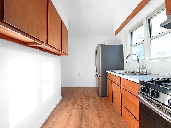 3rd image of 57 Saratoga Ave #1