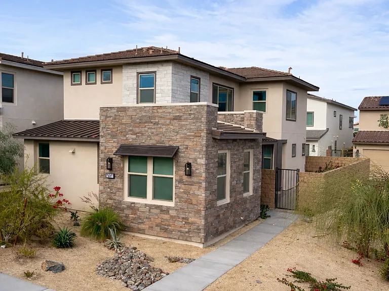 74387 Parker Ln — Photo 1
